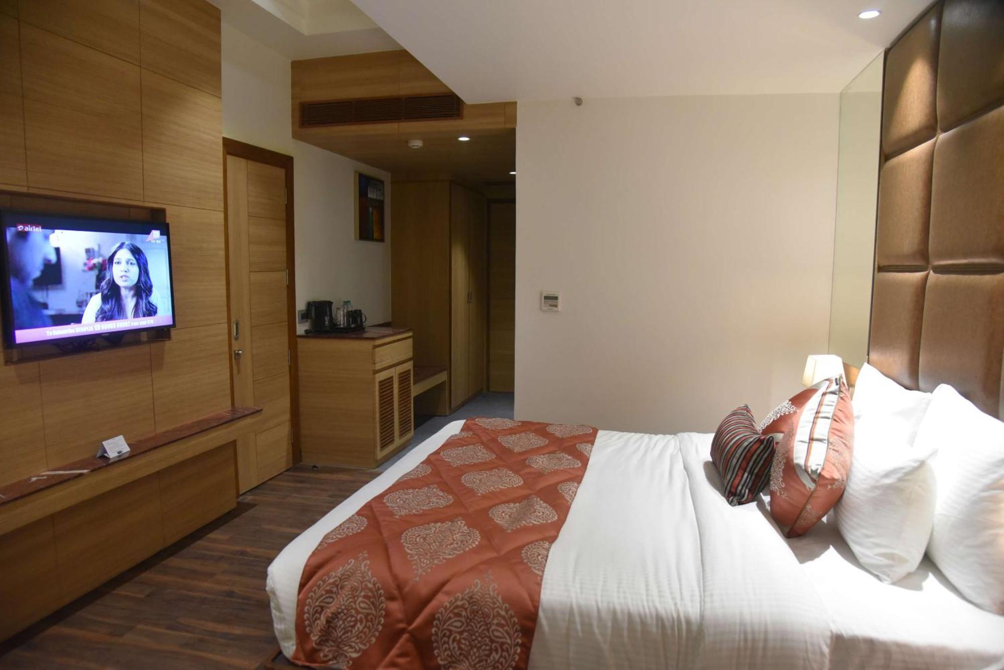 Best Western La Vista Pathānkot Esterno foto