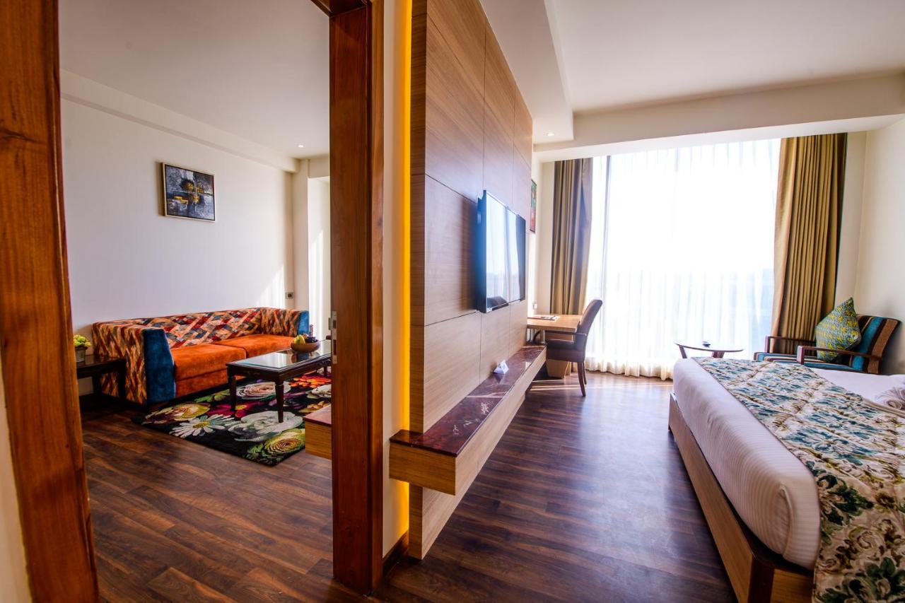 Best Western La Vista Pathānkot Esterno foto